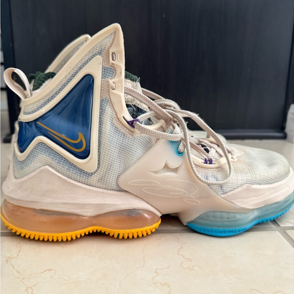 Nike LeBron “Minneapolis Lakers” Basketball Shoes, Men’s Size 8.5.